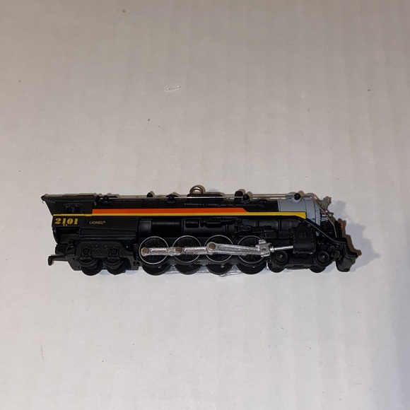 Hallmark Keepsake Ornament Lionel Chessie Steam Special Locomotive Ornament - Picture 8 of 12